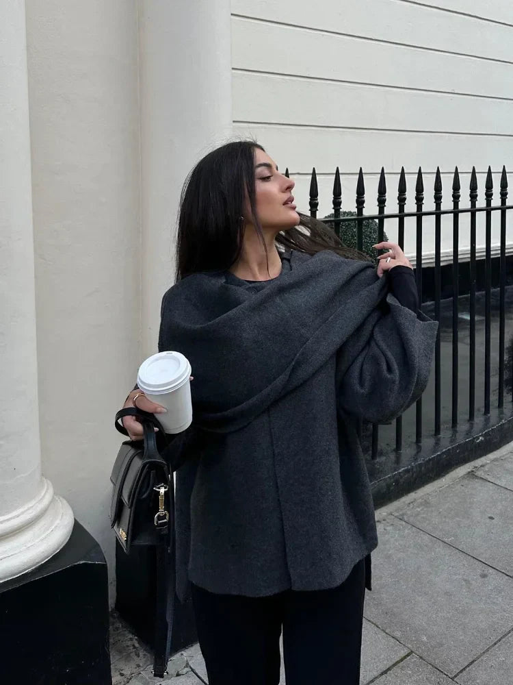 Mina™-kappa: Överdimensionerad elegans för en bestämd stil